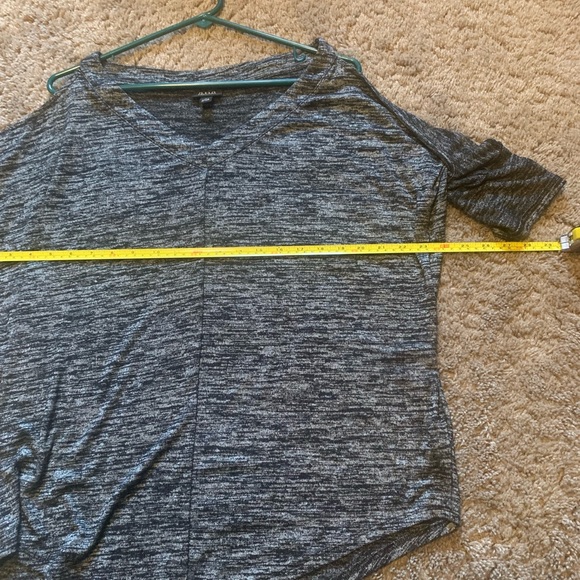 a.n.a. V-Neck Charcoal Blouse Size M - Picture 8 of 8